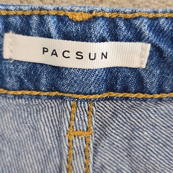 Pacsun Mom High Rise Frayed Hem Jean Shorts - Size 24 - Picture 3 of 15